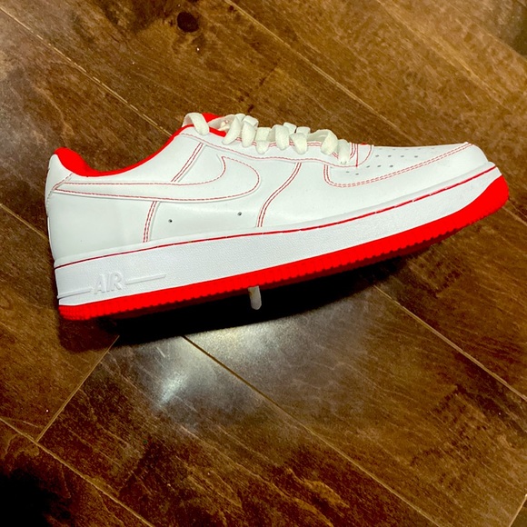 Red and white Air Force 1s - Picture 2 of 3